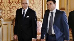 Ministři zahraničí Francie Laurent Fabius a Ukrajiny Pavlo Klimkin