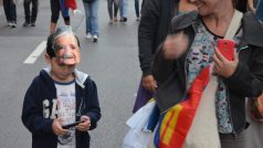 Prezidenta José Mujica odchází. Chlapec se škraboškou populárního uruguayského prezidenta