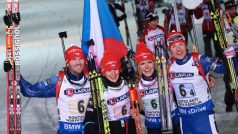 Česká smíšená štafeta se raduje z prvního místa na MS v Kontiolahti