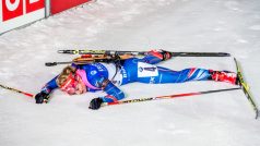 Stříbrná Gabriela Soukalová se v cílové rovince vydala ze všech sil a za cílem dlouho ležela na sněhu