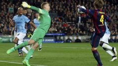 Rakitic zařídil postup Barcelony přehozením brankáře Harta