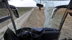 Český autobus, který havaroval poblíž dolnorakouského Mistelbachu