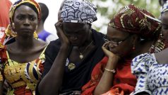 Lidé v Nigérii si připomněli rok od únosu dívek z Chiboku. Únos provedli radikálové z Boko Haram