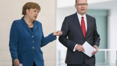 Německá kancléřka Angela Merkelová a český premiér Bohuslav Sobotka po jednání v Berlíně