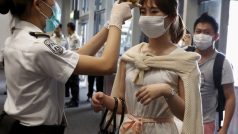 Kvůli obavám z MERS zavádějí letiště přísné zdravotní prohlídky pasažérů