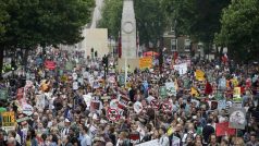 Britové protestovali v Londýně proti úsporným opatřením vlády