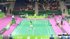 Petr Koukal (v zeleném) během středečního duelu se Švýcarem Bonnym
