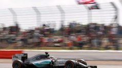 Lewis Hamilton během kvalifikace jeho domácího závodu