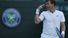 Tomáš Berdych postoupil do osmifinále Wimbledonu a pochvaloval si ukázněnost fanoušků