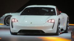 Elektrické Porsche Mission E
