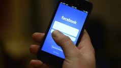 Facebook v mobilu