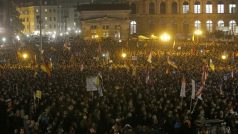 Rok od vzniku hnutí Pegida se v Drážďanech demonstruje, policie má situaci pod kontrolou