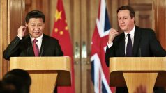 Si Ťin-pching a David Cameron vystoupiíli na společné tiskové konferenci