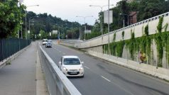 Místo srážky v Žabovřeské ulici v Brně (na snímku z 12. srpna 2013)