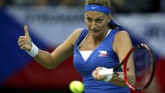 Petra Kvitová vyhrála nad Marii Šarapovovou první set v pražském fedcupovém finále