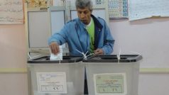 Volby v Egyptě. Jedna urna pro individuální kandidáty, druhá pro politické strany