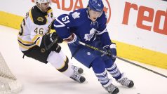 David Krejčí (46) rozhodl samostatným nájezdem o výhře Bostonu v Torontu