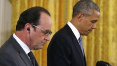 Prezidenti François Hollande a Barack Obama na tiskové konferenci v Bílém domě