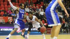 Na poslední zápas v roce se basketbalisté Nymburka přesunou do pražské haly Královka