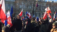 Protivládní demonstrace ve Varšavě