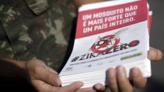 Brazilští vojáci budou rozdávat informační letáky. Akce je zaměřená na prevenci šíření nebezpečných nemocí