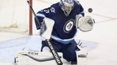 Brankář Winnipegu Ondřej Pavelec inkasoval čtyřikrát z 26 střel a jeho tým podlehl doma Dallasu 3:5