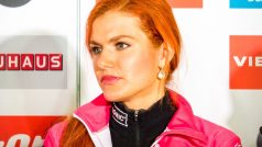 Gabriela Soukalová odpovídá novinářům na mistrovství světa v Oslu