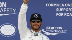 Lewis Hamilton odstartuje do velké ceny Austrálie z prvního místa