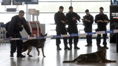 Policie ČR zvýšila počet hlídek i na Letišti Václava Havla