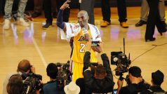 Nejlepší střelec NBA Kobe Bryant ve svém posledním utkání nastřílel v dresu Los Angeles Lakers 60 bodů