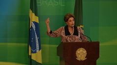 Pro Brazílii není nikdy pozdě, řekla Dilma Rousseffová na otázku, zda neměla přiznat dříve chyby