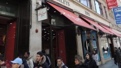 Londýnské hračkářství Hamley&#039;s  je staré 256 let a pořád rozdává radost dětem