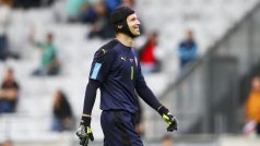 Petr Čech pustil za svá záda jednu střelu Rusů, i ta „zaplavala“