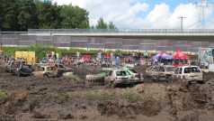 Destruction Derby 2016. Demoliční závod autovraků v Sosnové u České Lípy