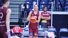 Janis Strelnieks zkouší střelbu na český tým