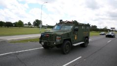 Útočník zastřelil v Baton Rouge nejméně tři policisty