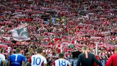 Fotbalisté Slavie děkují svým fanouškům