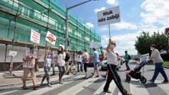 Protest za dostavbu Pražského okruhu v Uhříněvsi