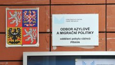 Odbor azylové a migrační politiky, Cizinecká policie