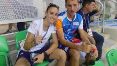 Kateřina Husáková ve společnosti dalšího z atletů na paralympiádě Daniela Hýny