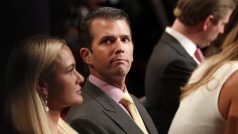 Prvorozený syn Donalda Trumpa, Donald Trump jr., na poslední debatě kandidátů na amerického prezidenta Hillary Clintonové a Donalda Trumpa