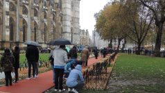 Na třídě Whitehall se vzpomínalo na padlé z obou světových válek, ale i z moderních konfliktů.