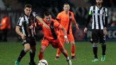 Slovan Liberec, nastoupil v Soluni v netradičních oranžových dresech. A nestačil