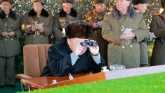 Kim Čong-un se účastní soutěže na výběr nových raketometů