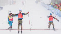 Závod nakonec ovládl Němec Simon Schempp