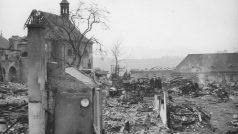 Emauzský klášter po bombardování z 14. února 1945.