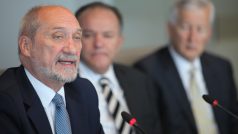 Polský ministr obrany Antoni Macierewicz