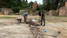 Archeologické práce na hradě Hartenberg