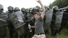 CzechTek v Mlýnci rozehnaný zásahem policie