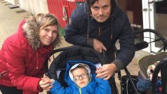 Starat se o dítě s Warburg micro syndromem je jako starat se o kojence, který nikdy nevyroste. Rodina Sisákových to zvládá s úsměvem